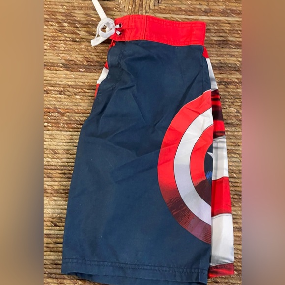 Marvel Swimming Short Size small - Picture 4 of 5